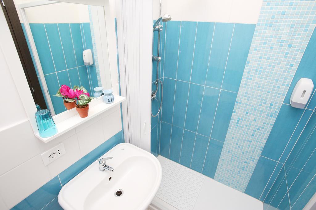 Iris Room Roma Quarto foto